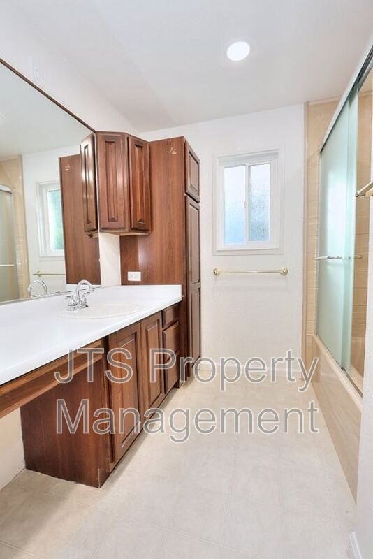 Building Photo - 9529 Lake Natoma Dr