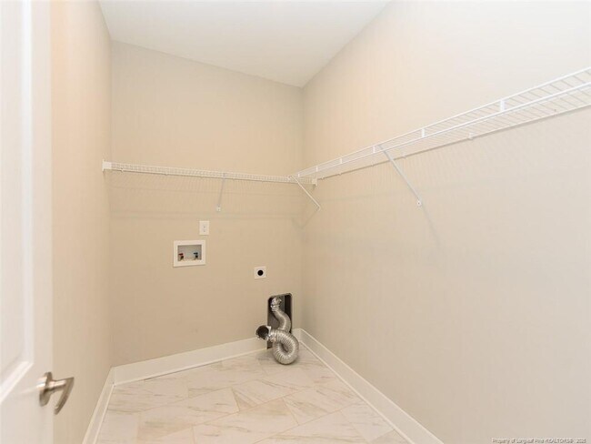 Building Photo - 723 Lindley Dr