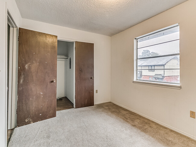 Building Photo - 818 Greenvale Rd