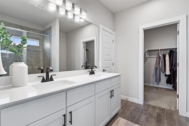 Building Photo - 11620 Comano Dr