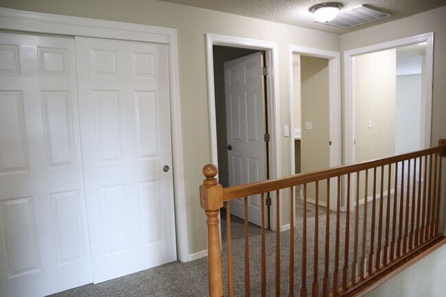 Building Photo - 9507 NE 39th Ave