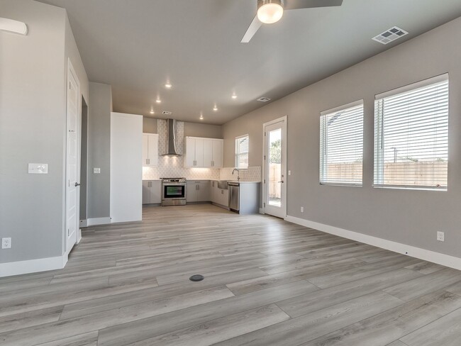 Building Photo - Beautiful New Construction Home in Edmond/...