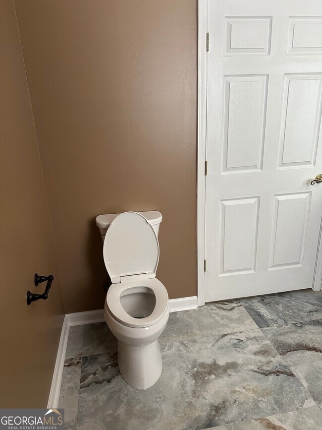 Building Photo - 124 Cottesford Dr SW