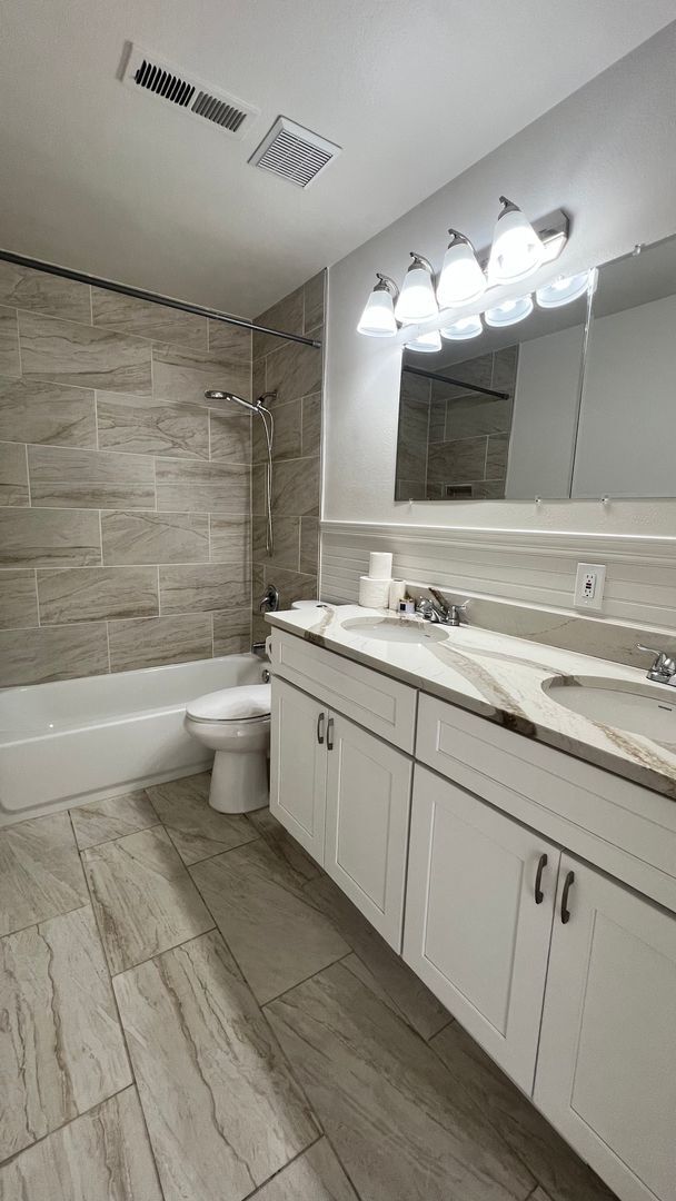 Building Photo - Newly Remodeled and Spacious 3 bedroom 1 b...