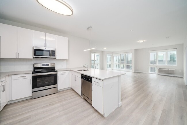 Building Photo - 16 Bennett St