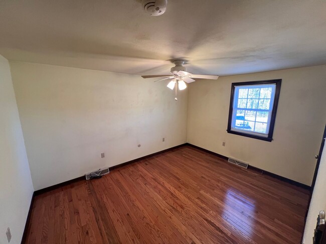 Building Photo - Check out this 3 bedroom 3 bath home for lease