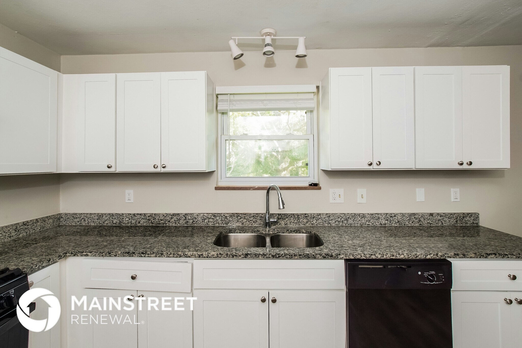 Building Photo - 6113 Clayberry Dr