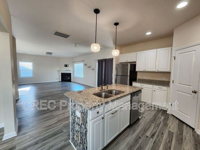 Building Photo - 260 Hyrne Dr