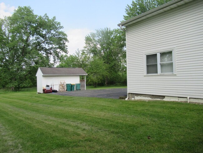 Building Photo - 11629 Ravenna Rd