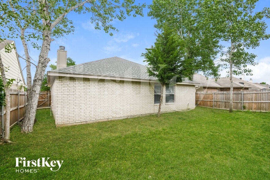 Building Photo - 2529 Rivers Edge Dr