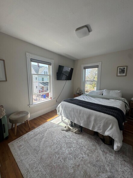 Building Photo - 58 Saunders St