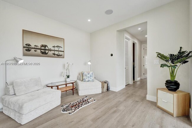 Building Photo - 1101 NE 16th Terrace