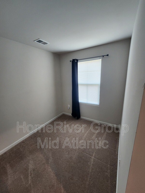 Building Photo - 203 Bowline Dr