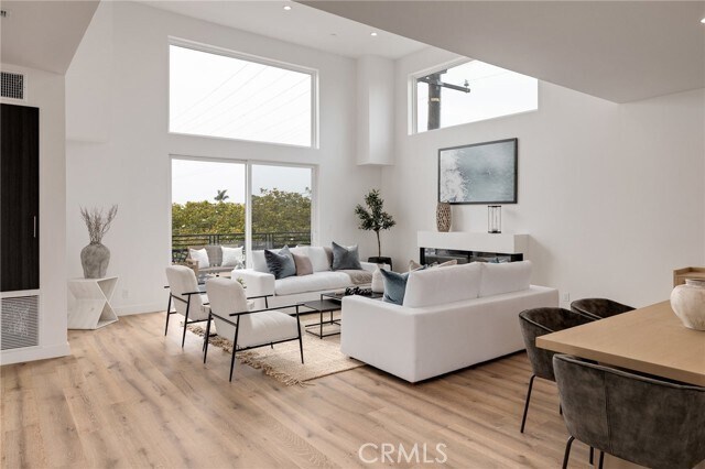 Building Photo - 201 S Juanita Ave