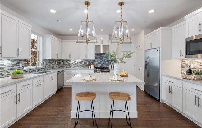 Building Photo - $5,595 | Stunning 5BR/4.5BA Model-Like Home in Newark's Bridgeway Community!