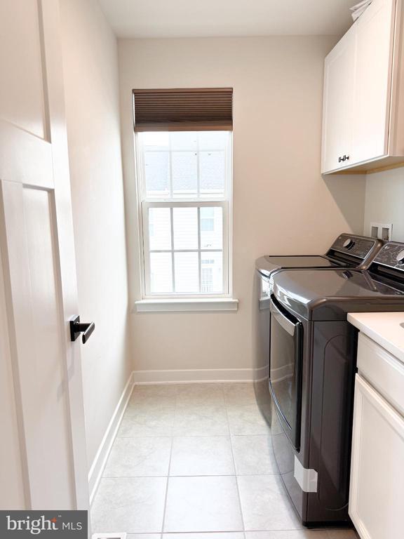 Building Photo - 24604 Cervelo Ter