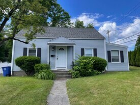 Building Photo - 16 Minturn Rd