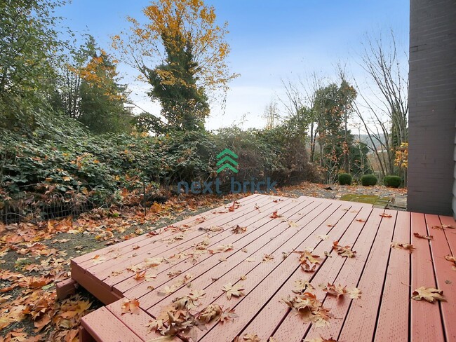 Building Photo - A beautiful 4 bed and 2 bathroom house for rent