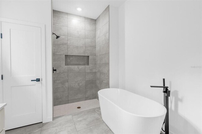 Building Photo - 10615 N Didiscus Dr
