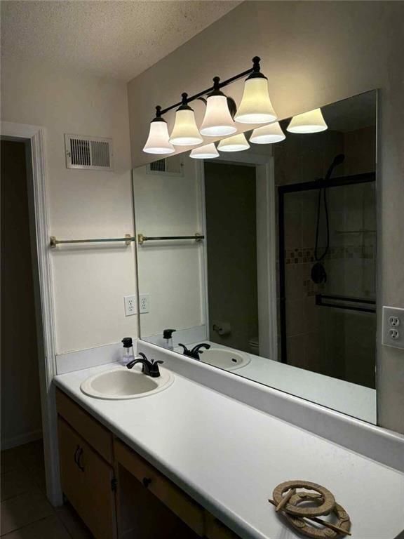 Building Photo - 68 Lancaster Way