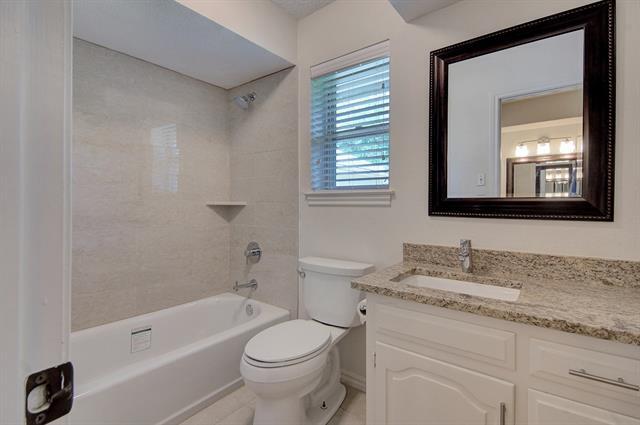Building Photo - 2501 Glenhaven Dr