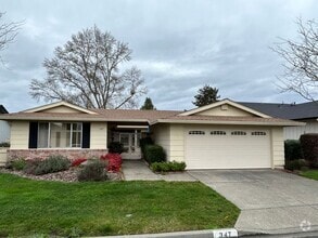 Building Photo - Charming 3bd/2ba Golf Course in Oakmont!