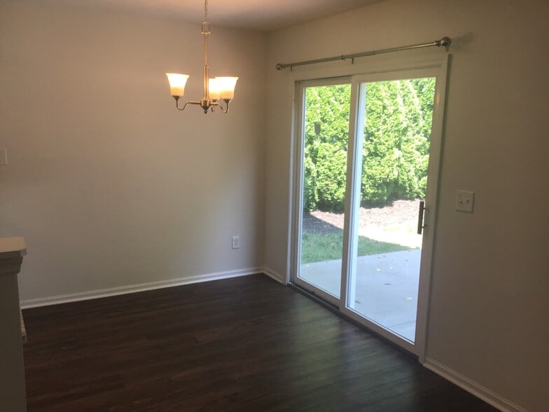 Building Photo - 3096 Stony Hollow Ct