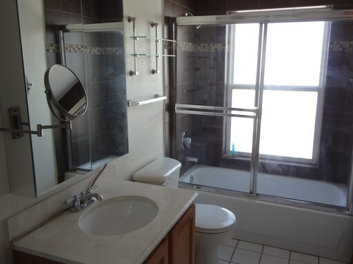 Building Photo - Spacious 2-Story 1-Bedroom/1.5-Bathroom Lo...