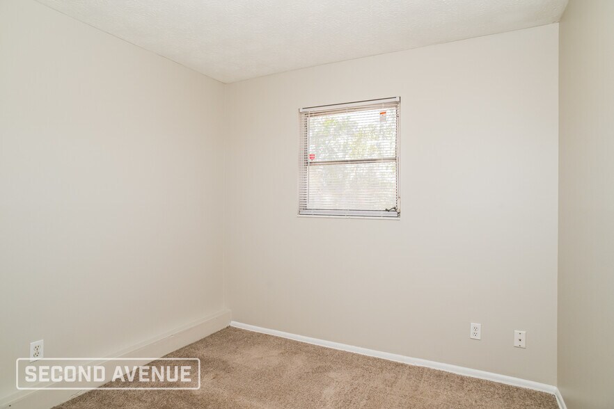 Building Photo - 5111 Arrowsmith Rd