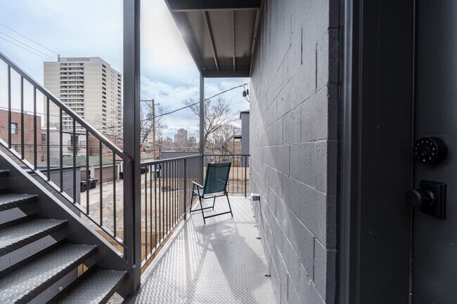 Building Photo - 3715 S Giles Ave