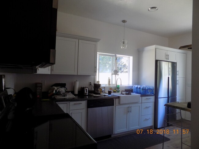 Building Photo - 507 4th St W