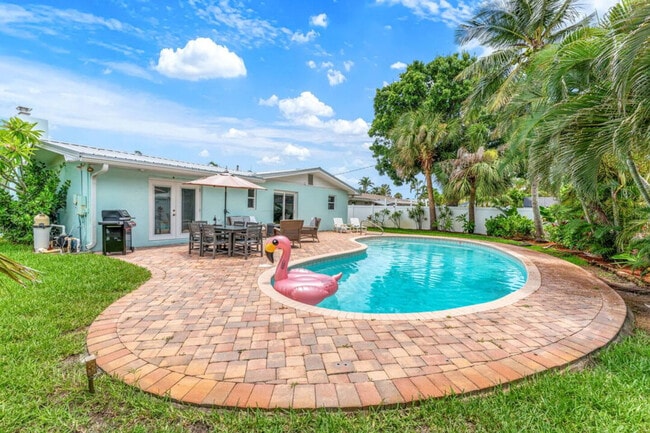 Building Photo - 1109 Seminole Dr