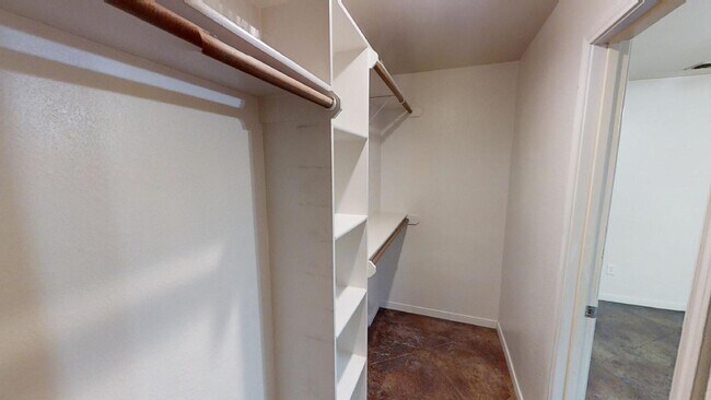 Building Photo - 803 Harley Dr