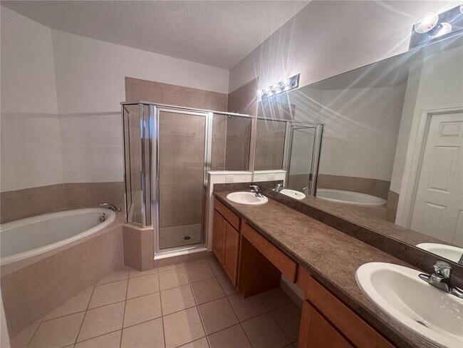 Building Photo - 1898 Portofino Meadows Blvd