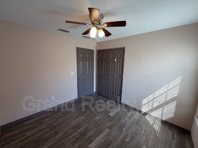 Building Photo - 5022 Patterson Ln