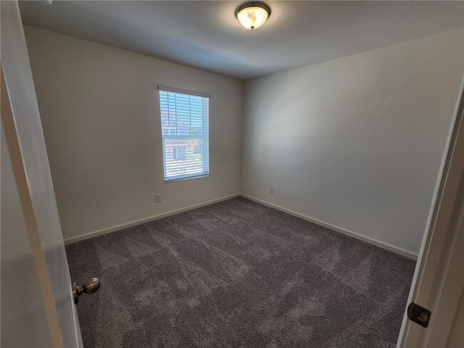 Building Photo - 184 Swindon Dr