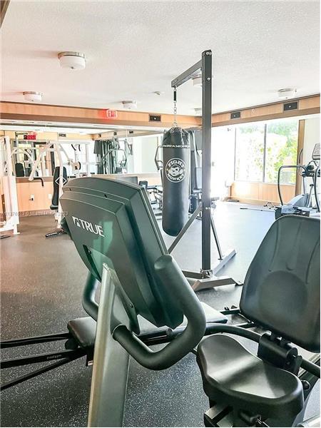 Building Photo - 3530 SW 22nd St