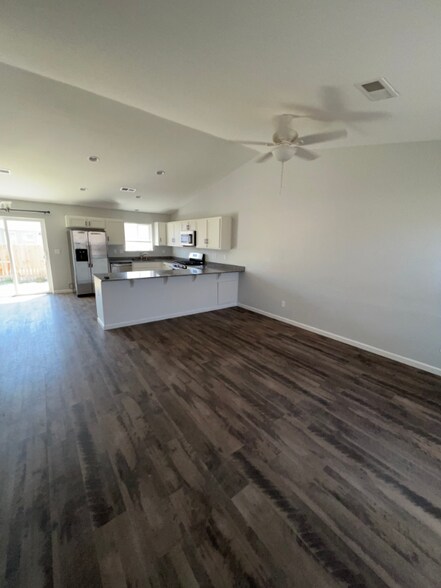 Building Photo - 1347 Tommy Trail