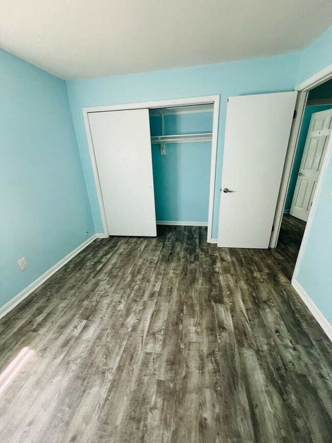Building Photo - 3/1.5 Duplex in Fisherman's Haven