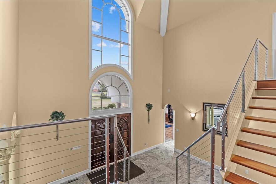 Building Photo - 200 Asphodel Dr