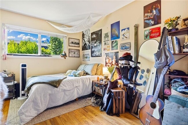 Building Photo - Updated 4bd/3ba House Right Off of Highland Dr