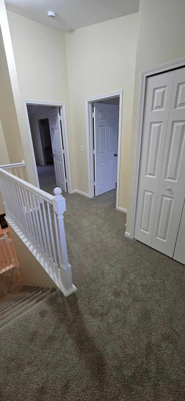 Building Photo - 1240 University Dr