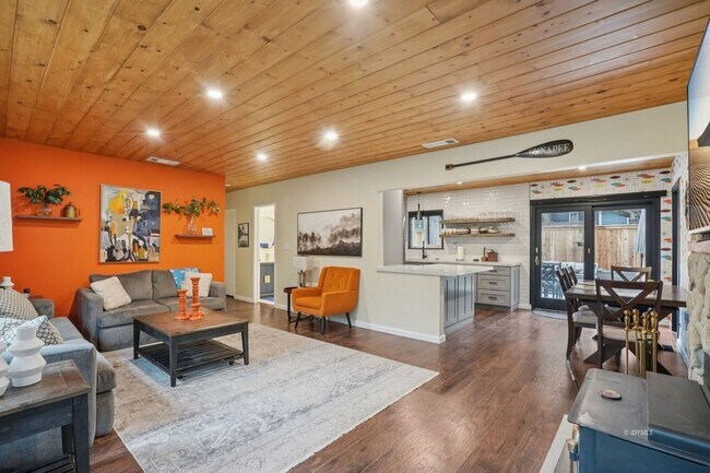 Building Photo - 25340 Marion Ridge Dr