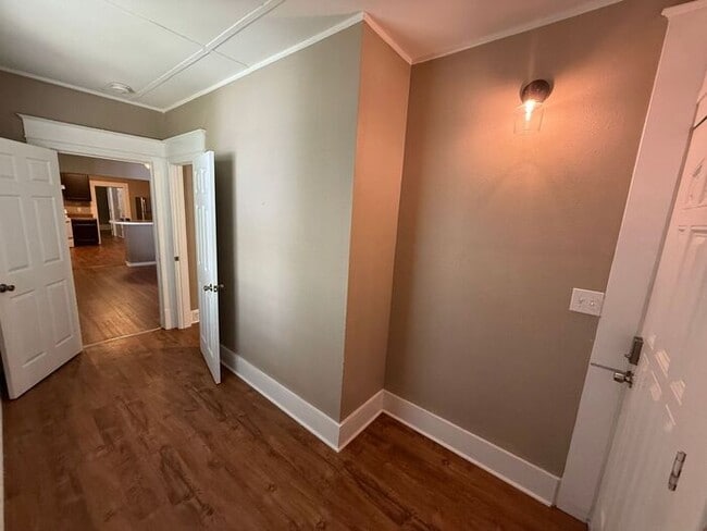 Building Photo - Downtown Pensacola - 2 bedroom, 1 bathroom