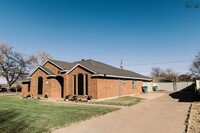 Building Photo - Charming 4BR House in Burkburnett (10 Min ...