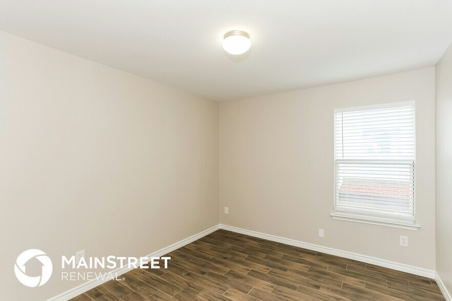 Building Photo - 6160 Balcony Ln