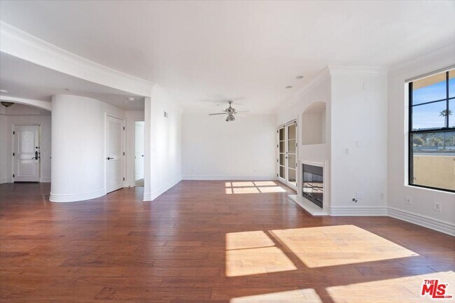 Building Photo - 12026 Hoffman St