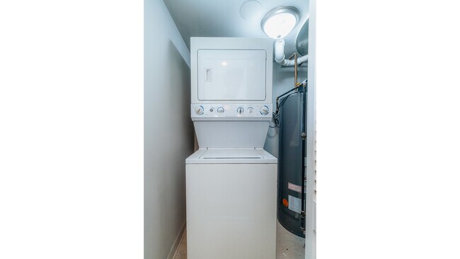 Building Photo - 3710 W Wrightwood Ave