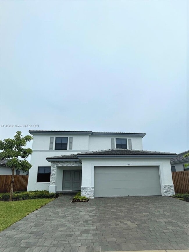 Primary Photo - 13351 SW 284th St