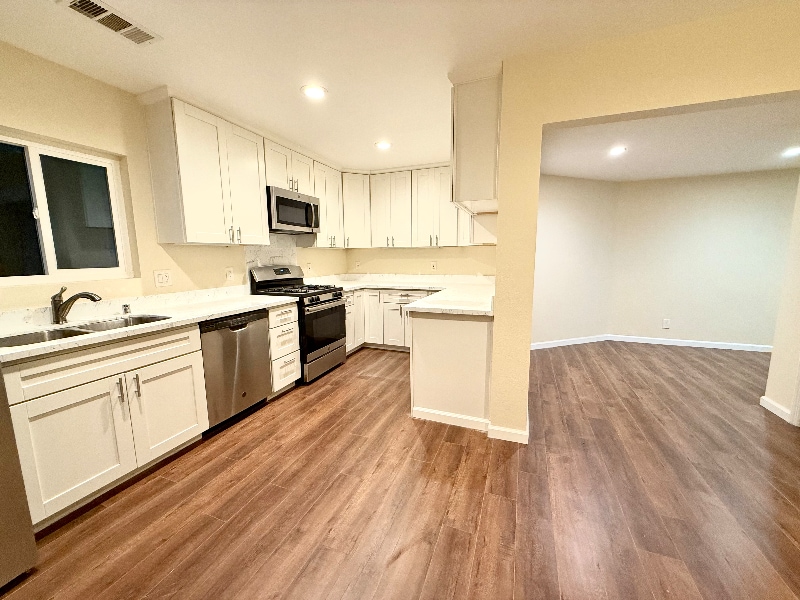 Building Photo - 408 Page St